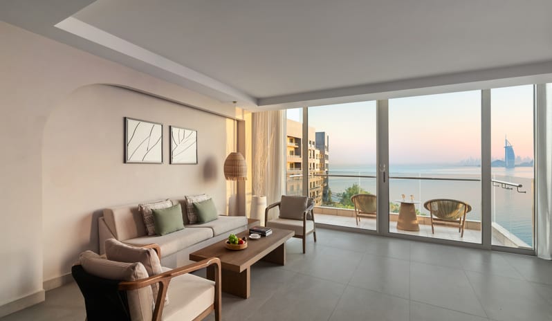 middle-east-holidays-dubai-rixos-the-palm-dubai-hotel-and-suites-hotel-senior-suite