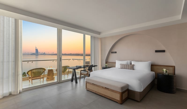 middle-east-holidays-dubai-rixos-the-palm-dubai-hotel-and-suites-hotel-senior-suite