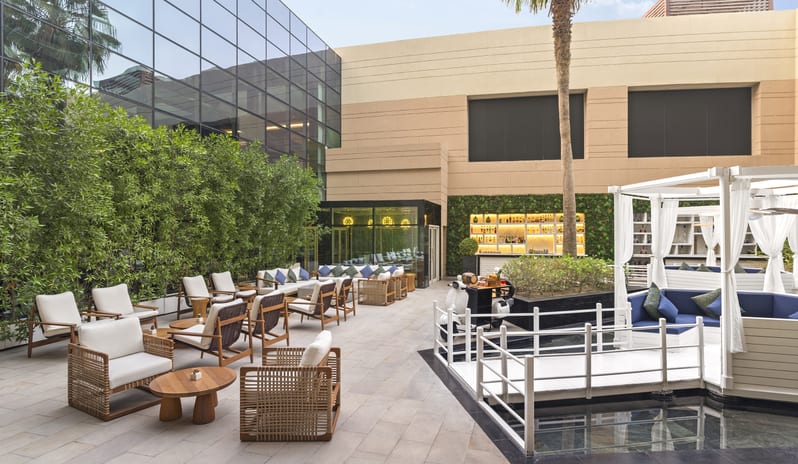 Middle-east-holidays-dubai-rixos-the-palm-dubai-hotel-and-suites-hotel-nargile-lounge