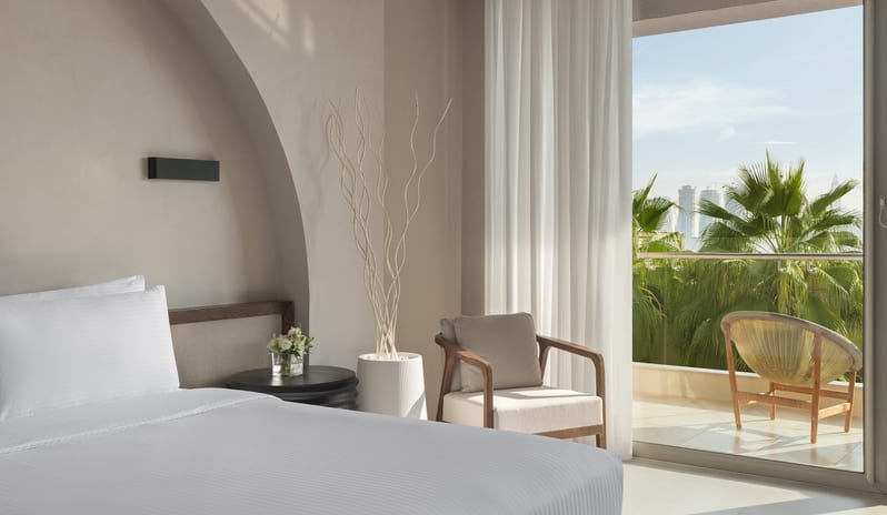 middle-east-holidays-dubai-rixos-the-palm-dubai-hotel-and-suites-hotel-deluxe-room