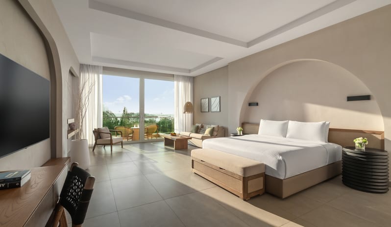 middle-east-holidays-dubai-rixos-the-palm-dubai-hotel-and-suites-hotel-premium-sea-view-room