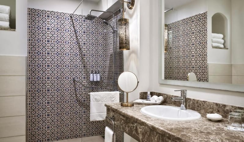 middle-east-holidays-ras-al-khaimah-the-cove-rotana-resort-club-cove -sea-view-room