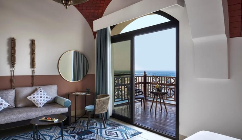 middle-east-holidays-ras-al-khaimah-the-cove-rotana-resort-club-cove -sea-view-room