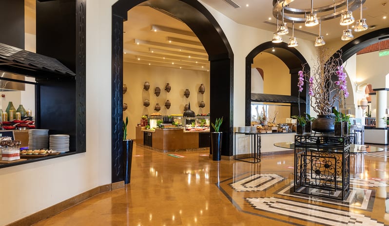 middle-east-holidays-ras-al-khaimah-the-cove-rotana-resort-cinammon-all-day-dining-buffet