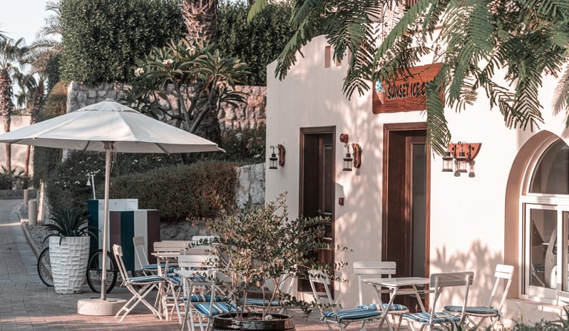 middle-east-holidays-ras-al-khaimah-the-cove-rotana-resort-sunset-ice -café