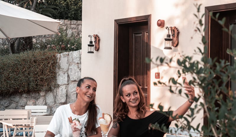 middle-east-holidays-ras-al-khaimah-the-cove-rotana-resort-sunset-ice -café