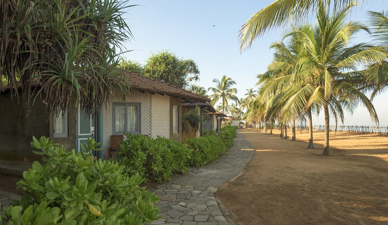 indian-ocean-holidays-sri-lanka-club-hotel-dolphin-garden-view-villa