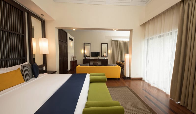 indian-ocean-holidays-sri-lanka-club-hotel-dolphin-junior-suite