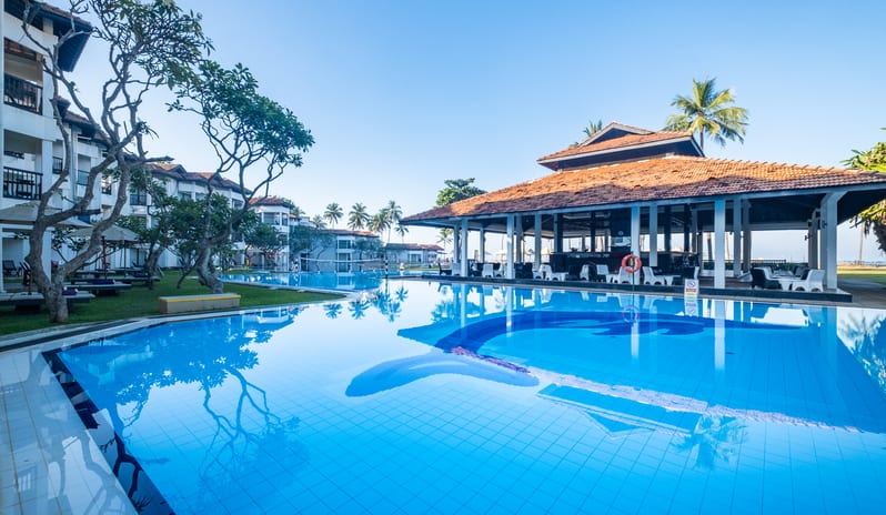Indian-ocean-holidays-sri-lanka-club-hotel-dolphin-pools
