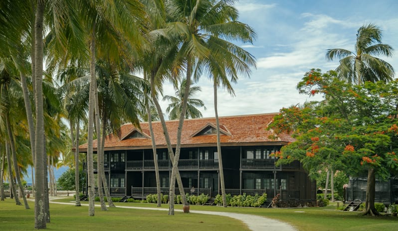 asia-holidays-malaysia-langkawi-pelangi-beach-resort-spa-langkawi-island- view-chalet