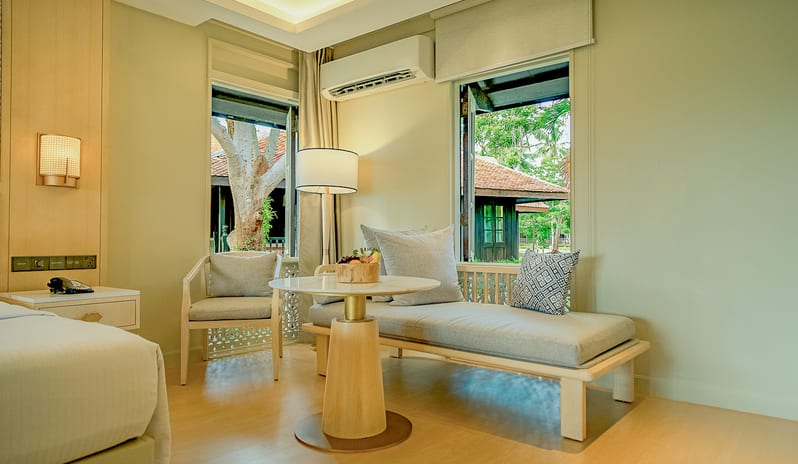 asia-holidays-malaysia-langkawi/pelangi-beach-resort-spa-langkawi-pool- terrace-room-daybed