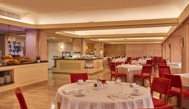 europe-holidays-spain-majorca-secrets-mallorca-villamil-resort-spa-hotel-world-café
