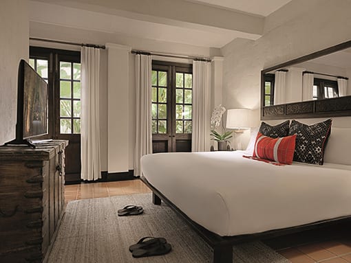 Lanna-Suite-5101-bedroom-(1)