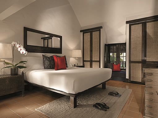 Lanna-Suite-5201-bedroom-(2)