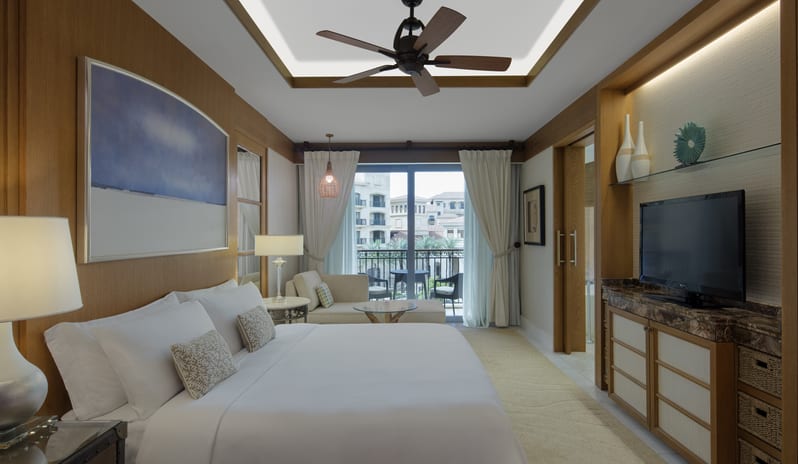 middle-east-holidays-abu-dhabi-st-regis-saadiyat-island-resort-hotel-superior-room