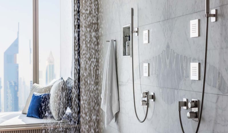 middle-east-holidays-dubai-one-only-royal-mirage-residence-spa-hotel - grand-za'abeel-room-king-burj-khalifa-view-bathroom