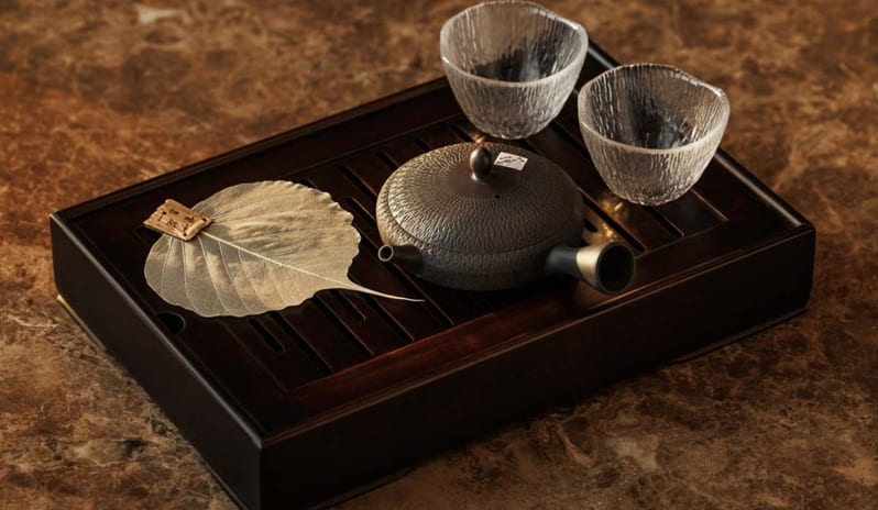 middle-east-holidays-dubai-one-only-royal-mirage-residence-spa-hotel -arrazuna-janpaese-tea-set
