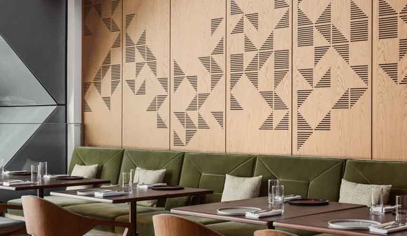 middle-east-holidays-dubai-one-only-royal-mirage-residence-spa-hotel -arrazuna-restaurant-tables