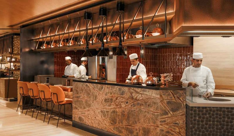 middle-east-holidays-dubai-one-only-royal-mirage-residence-spa-hotel -arrazuna-shawarma-station