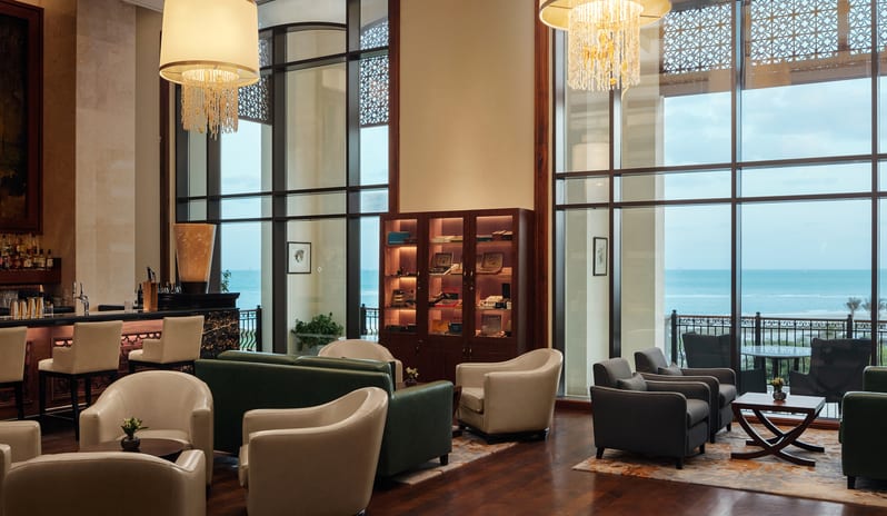 middle-east-holidays-abu-dhabi-st-regis-saadiyat-island-resort-hotel-the- manhattan-lounge