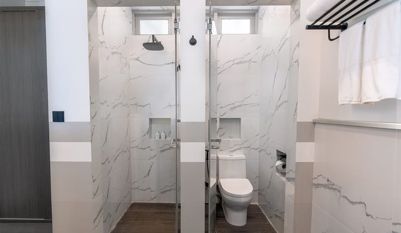 indian-ocean-holidays-maldives-sun-siyam-olhuveli-beach-pavilion-washroom