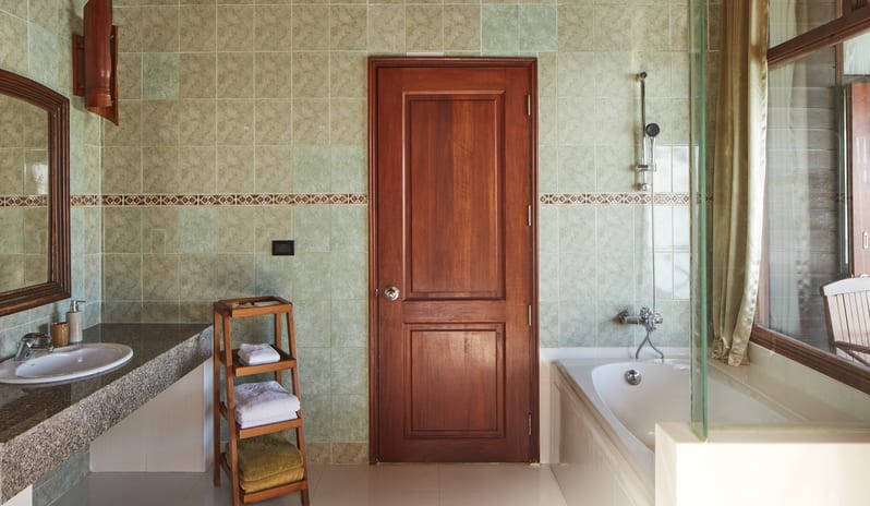 indian-ocean-holidays-maldives-sun-siyam-olhuveli-water-villa-bathroom