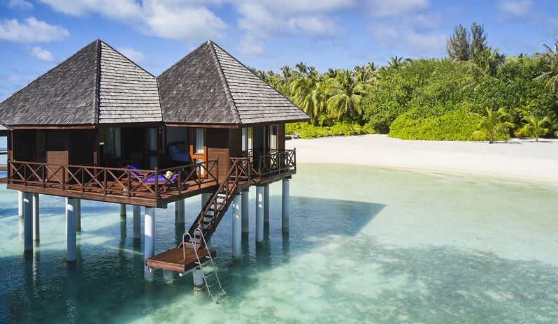 indian-ocean-holidays-maldives-sun-siyam-olhuveli-water-villa-villa-exterior