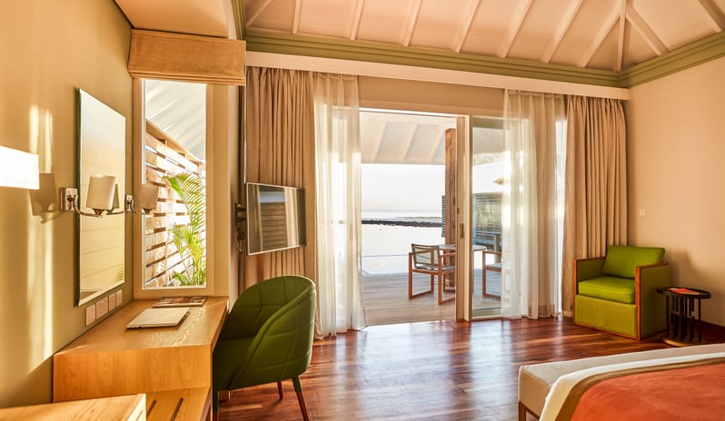 indian-ocean-holidays-maldives-sun-siyam-olhuveli-grand- water-villa-with-pool