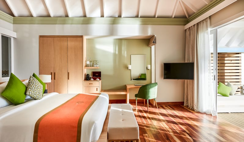 indian-ocean-holidays-maldives-sun-siyam-olhuveli-grand- water-villa-with-pool