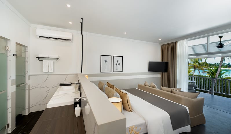 indian-ocean-holidays-maldives-sun-siyam-olhuveli-sunset- beach-pavilion