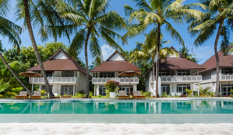 indian-ocean-holidays-maldives-sun-siyam-olhuveli-sunset- beach-pavilion