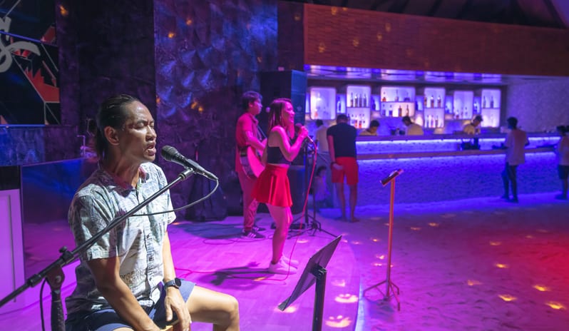 indian-ocean-holidays-maldives-sun-siyam-olhuveli-lagoon-bar