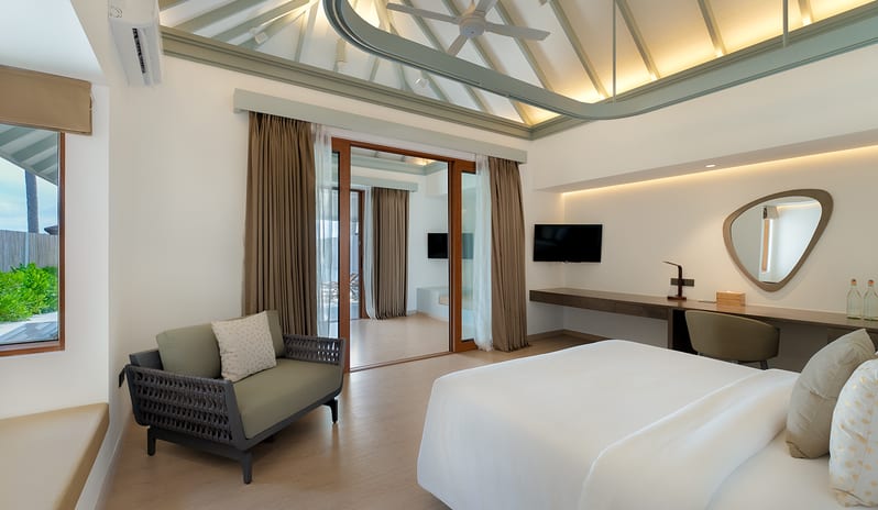 indian-ocean-holidays-maldives-sun-siyam-olhuveli-grand- beach-suite-with-pool