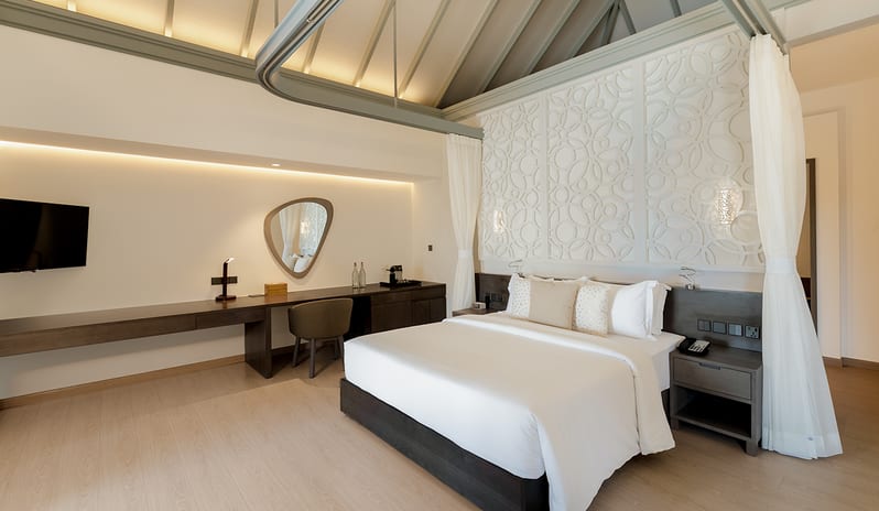 indian-ocean-holidays-maldives-sun-siyam-olhuveli-grand- beach-suite-with-pool