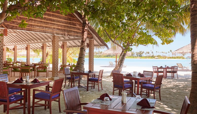 indian-ocean-holidays-maldives-sun-siyam-olhuveli-Island Pizza