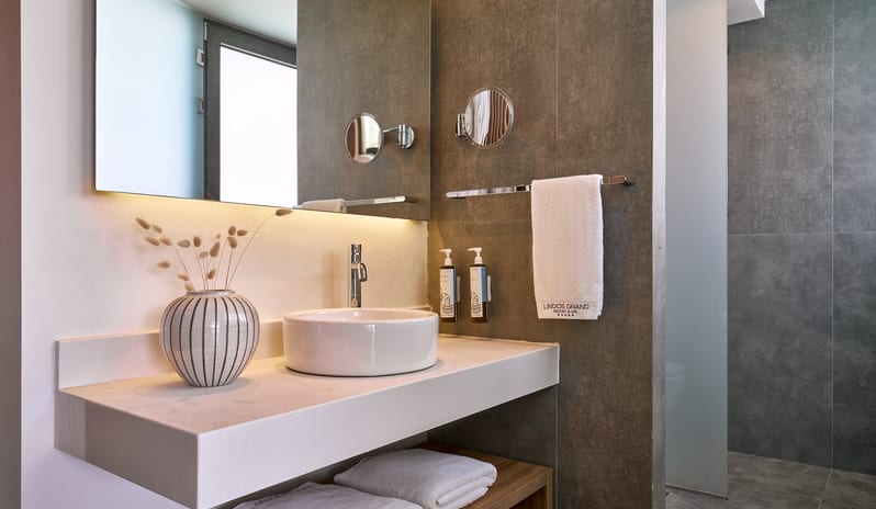 europe-holidays-greece-rhodes-lindos-grand-resort-spa-deluxe-double-room-garden-view-bathroom