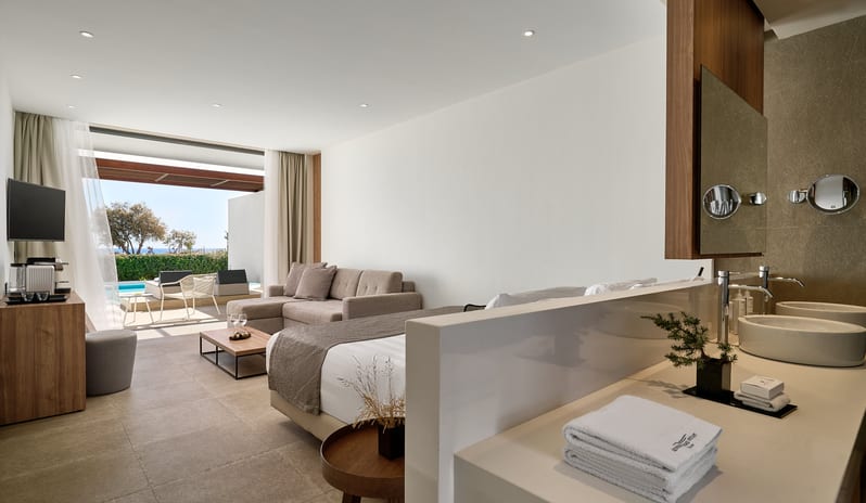 europe-holidays-greece-rhodes-gennadi-grand-resort-junior- suite-with-private-pool-beachfront