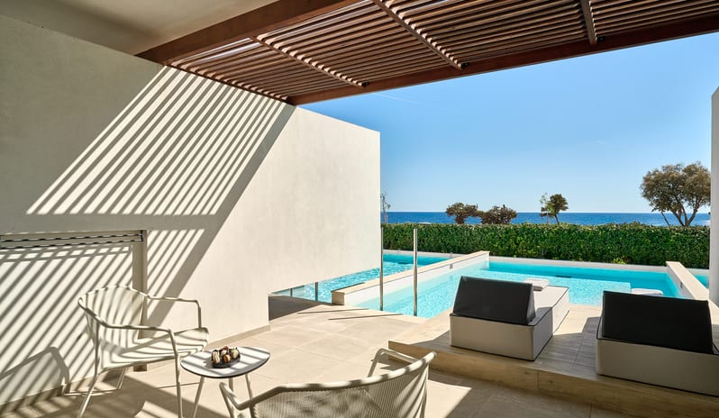 europe-holidays-greece-rhodes-gennadi-grand-resort-junior- suite-with-private-pool-beachfront