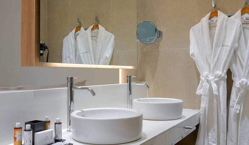 europe-holidays-greece-rhodes-gennadi-grand-resort-suite-sea-view-bathroom