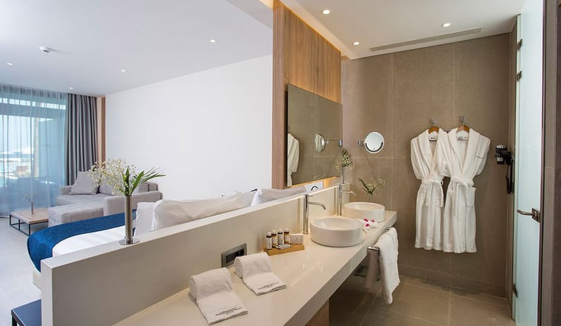 europe-holidays-greece-rhodes-gennadi-grand-resort-junior- suite-private-pool-sea-view-suite-sea-with-pool