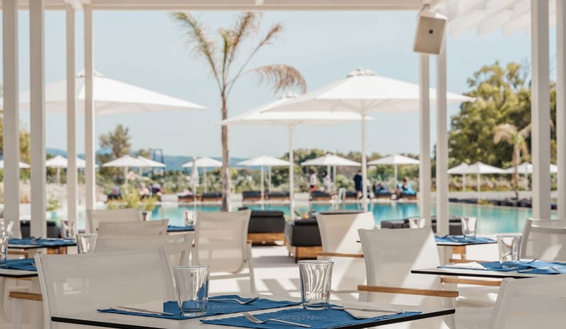 europe-holidays-greece-rhodes-gennadi-grand-resort-wet- pool-bar