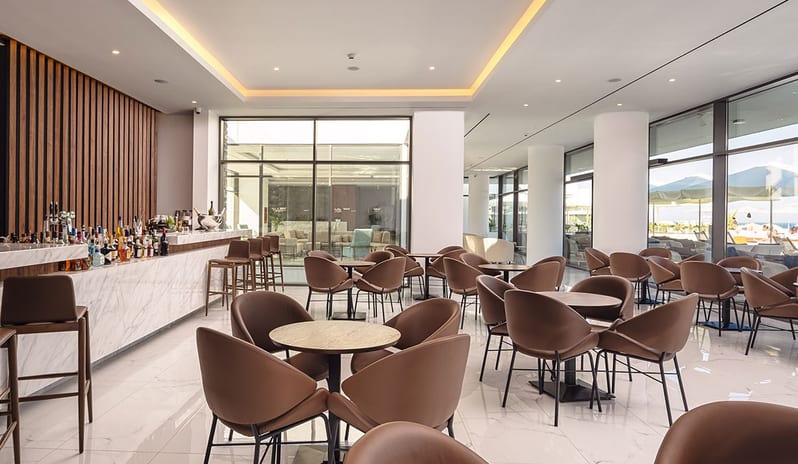 europe-holidays-greece-rhodes-lindos-grand-resort-spa-la- blanc-de-blancs-lounge