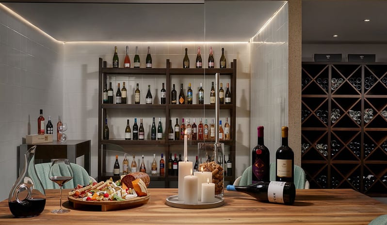 europe-holidays-greece-rhodes-lindos-grand-resort-spa-la- enoteca-da-giovanni