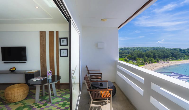 thailand-holidays-phuket-the-nai-harn-phuket-deluxe-ocean- view-room