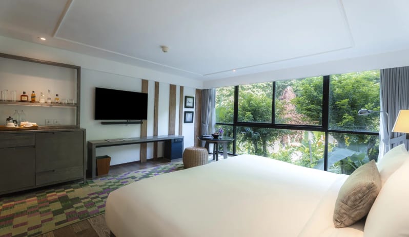 thailand-holidays-phuket-the-nai-harn-phuket-mountain-view