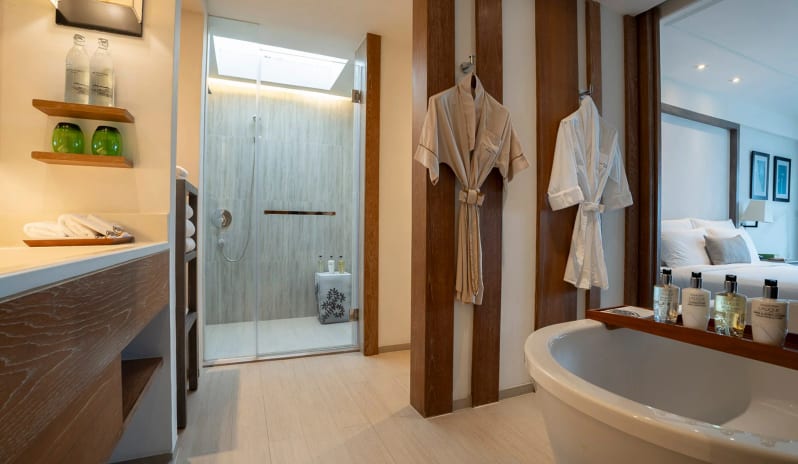 thailand-holidays-phuket-the-nai-harn-phuket-ocean-view-suite