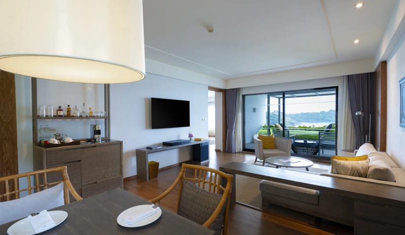 thailand-holidays-phuket-the-nai-harn-phuket-royal-ocean-view-suite-living-room
