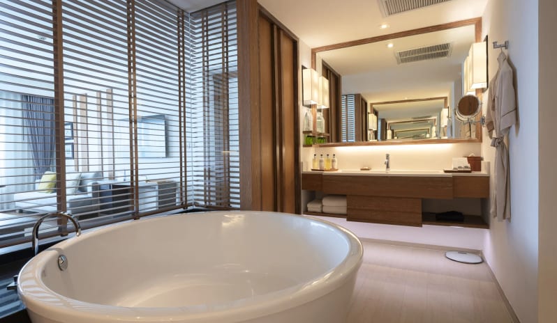 thailand-holidays-phuket-the-nai-harn-phuket-royal-ocean-view-suite