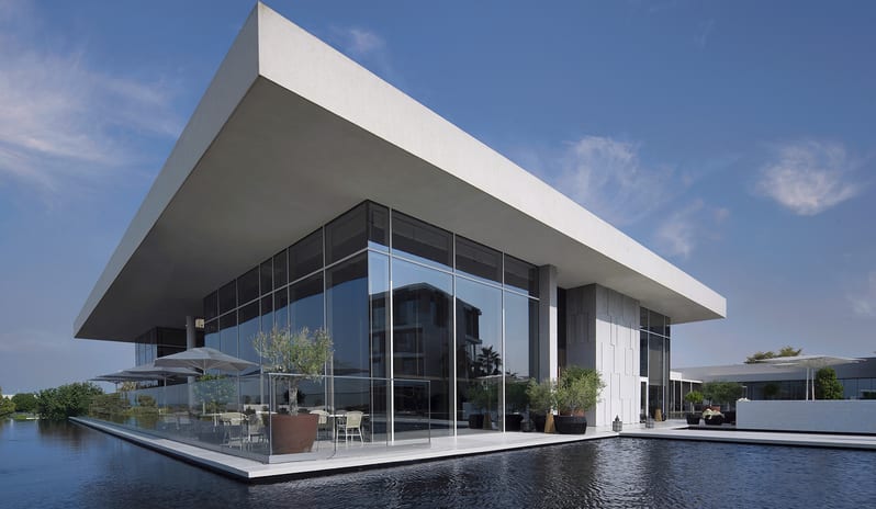 middle-east-holidays-ajman-al-zorah-beach-resort-vinesse- bar