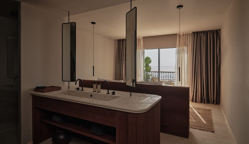 europe-holidays-spain-costa-del-sol-oku-andalusia-two -bedroom-suite-sea-view